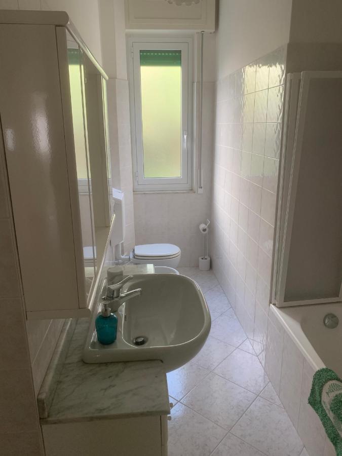 Casa Bianca 4 - Confortevole In Centro A Moneglia Extérieur photo